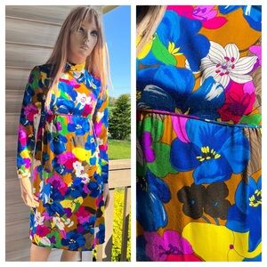 Vintage 70’s Floral Dress. Size 4/6